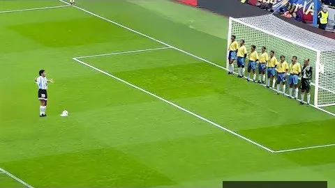 罗马意甲18轮以2-0击败佛罗伦萨，亚伯拉罕助力迪巴拉双响，连续五轮未尝败绩，意甲前四名竞争激烈